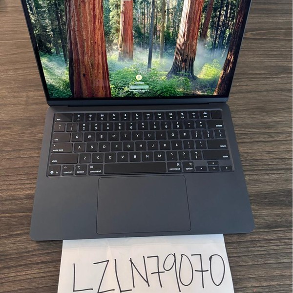 MacBook Air 2025 (M4) - 13 inch - 512 GB, Midnight, 24 GB, Apple M4