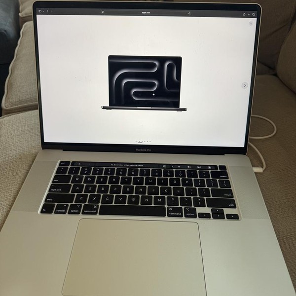 MacBook Pro 2019 - 16 inch - 1 TB, Silver, 16 GB, Intel Core i9