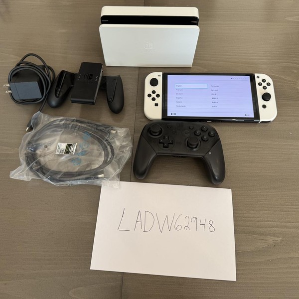 Nintendo Switch - OLED - 64 GB, White