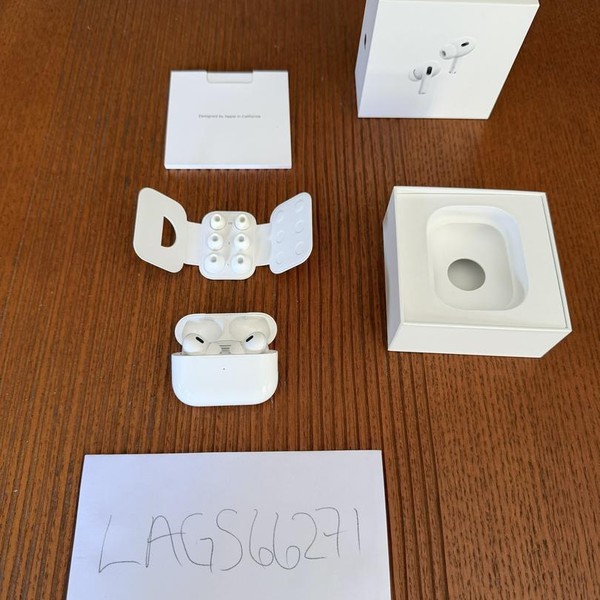 Apple AirPods Pro 2 - Lightning