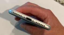 Fair
													Apple iPhone SE 2nd Gen 2020 - T-Mobile, White, 64 GB, A2275, photo 5 of 6