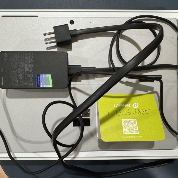 Microsoft Surface Pro 7 Plus - 256 GB, Platinum, 16 GB, Intel Core i5, Wi-Fi