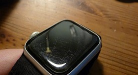 Fair
													Apple Watch SE 2nd Gen 40mm - Starlight, A2722 - GPS, Aluminum, photo 2 of 8
