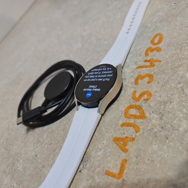 Samsung Galaxy Watch6 - Wi-Fi, Silver, 40mm
