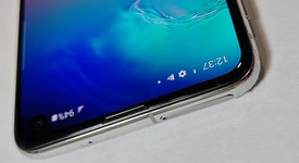 Mint
													Samsung Galaxy S10e - Unlocked, White, 128 GB, 6 GB, SM-G970U1, photo 3 of 8