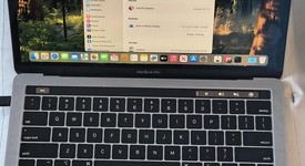 Good
													MacBook Pro 2018 (With Touch Bar) - 13" - I5, Gray, 256 GB, 8 GB, photo 2 of 9