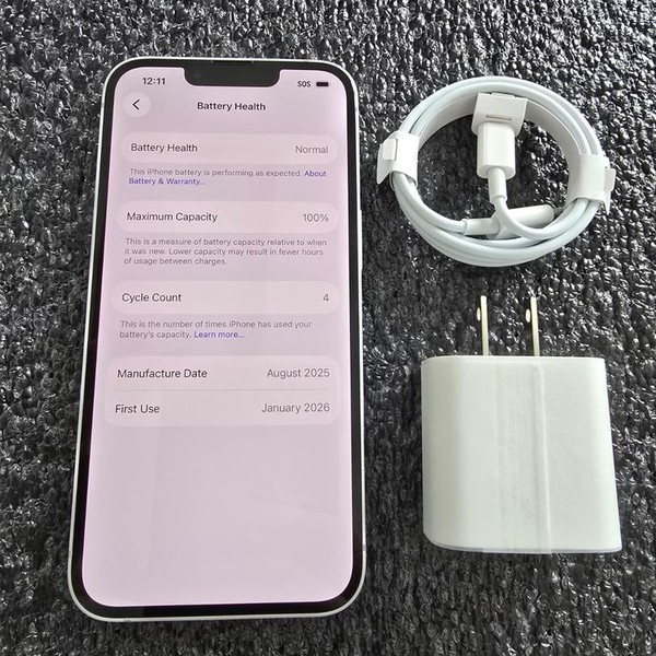 Apple iPhone 16e - Boost, 128 GB, White, A3212