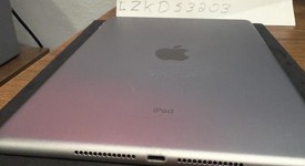 Good
													Apple iPad 5th Gen - Wi-Fi, Silver, 32 GB, A1822, photo 3 of 3