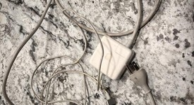 Good
													MacBook Air 2017 - 13" - I5, Silver, 256 GB, 8 GB, photo 3 of 7