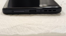 Mint
													Motorola Edge (2024) - Straight Talk, Black, 256 GB, 8 GB, photo 5 of 9