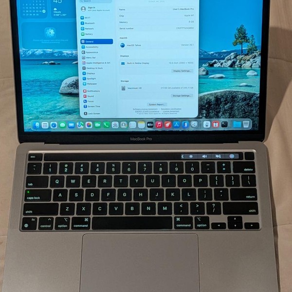 MacBook Pro 2020 - 13 inch - 256 GB, Gray, 8 GB, Apple M1
