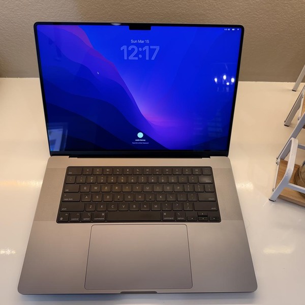 MacBook Pro 2021 - 16 inch - 512 GB, Gray, 16 GB, Apple M1 Pro 10-core