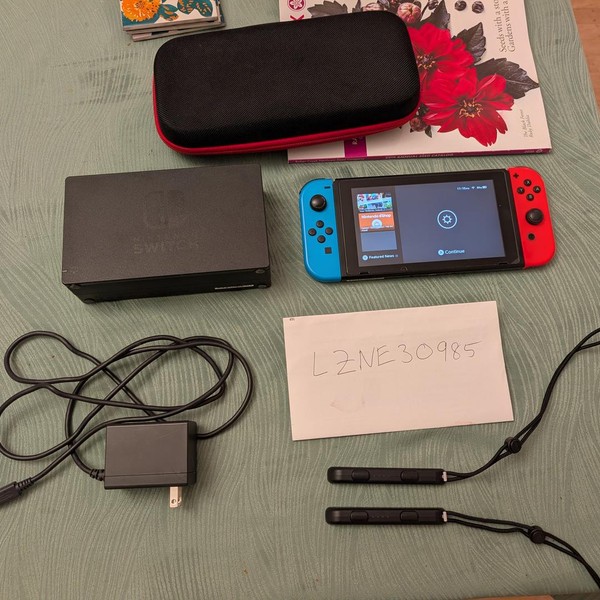 Nintendo Switch - 32 GB, Red & Blue