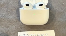 Used
													Apple AirPods 3rd Gen - MagSafe Case, photo 1 of 7