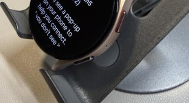 Good
													Samsung Galaxy Watch5 - Unlocked, Gold, 40mm, photo 2 of 6