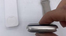 Fair
													Apple Watch Series 9 45mm - Unlocked, Starlight, A2984 - Cellular, Aluminum, photo 5 of 6