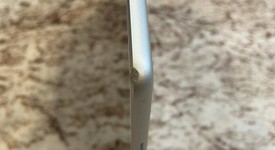 Good
													Apple iPad 8th Gen - Wi-Fi, Silver, 32 GB, A2270, photo 4 of 5