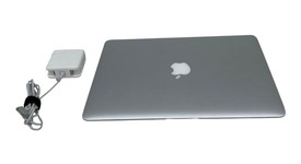 Fair
													MacBook Air 2017 - 13" - I5, Silver, 128 GB, 8 GB, photo 5 of 5