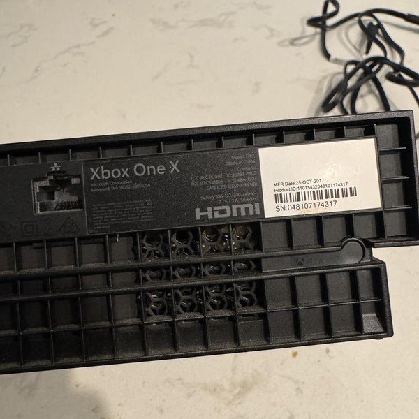 Xbox One X (2017) - Black, Standard