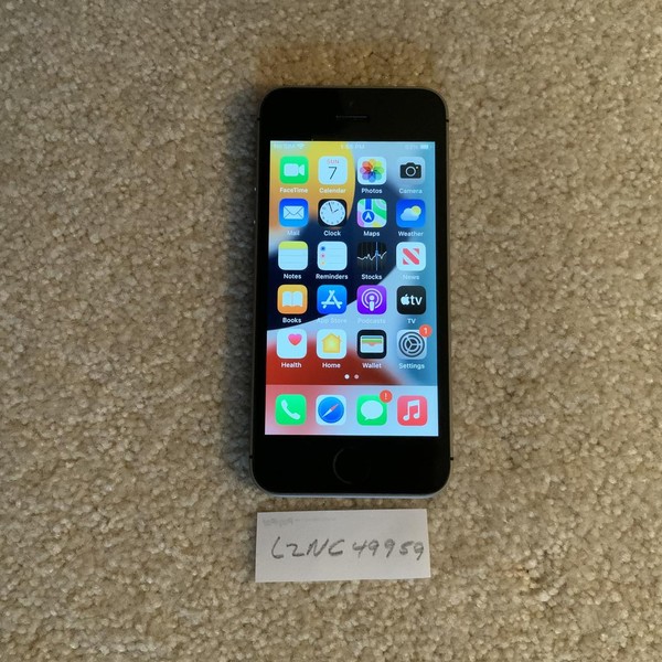 Apple iPhone SE 1st Gen 2016 - Unlocked, Grey, 16 GB, A1662