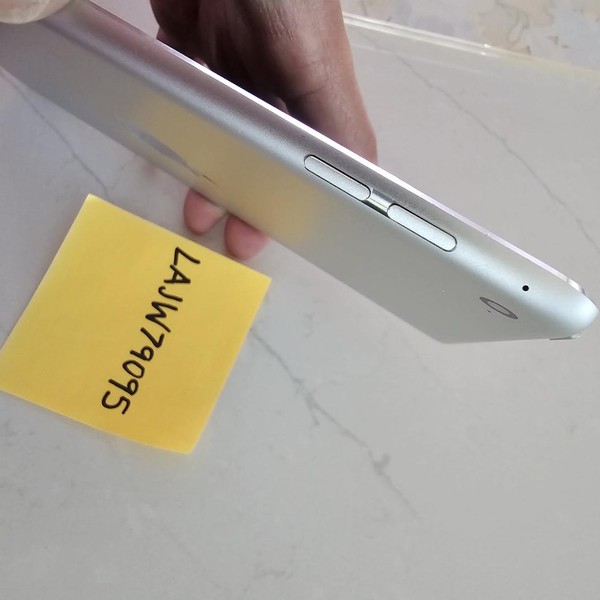 Apple iPad Mini 4 - Wi-Fi, 16 GB, Silver