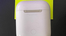 Used
													Apple AirPods 2nd Gen - Lightning Case, photo 3 of 5