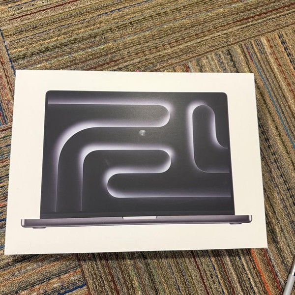 MacBook Pro 2024 - 16 inch - 1 TB, Space Black, 36 GB, Apple M4 Max 14-core