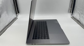 Good
													MacBook Pro 2017 (With Touch Bar) - 15" - I7, Gray, 512 GB, 16 GB, photo 2 of 6