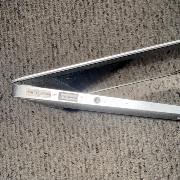 MacBook Air 2017 - 13 inch - 256 GB, Silver, 8 GB, Intel Core i5