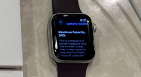 Mint
													Apple Watch SE 1st Gen 40mm - Unlocked, Silver, A2353 - Cellular, Aluminum, photo 3 of 3