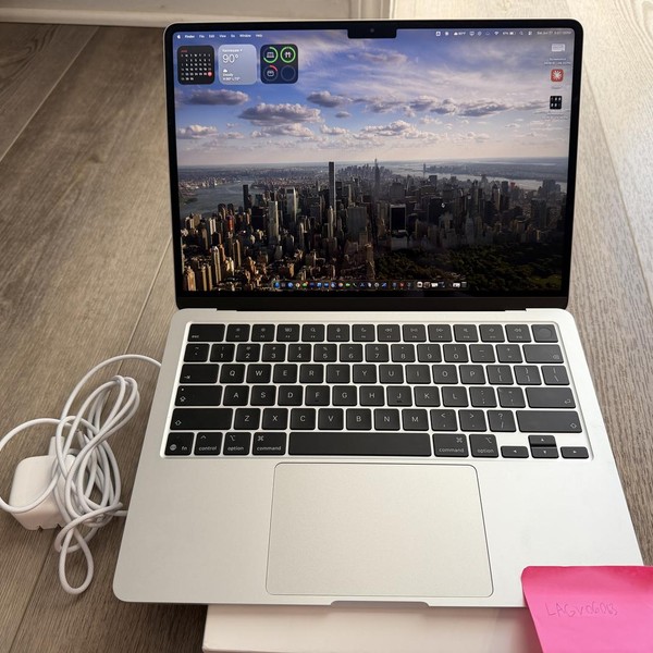 MacBook Air 2026 (M5) - 13 inch - 512 GB, Starlight, 16 GB, Apple M5 10-Core (8-core GPU)