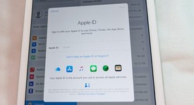 Good
													Apple iPad Air - Unlocked, Silver, 16 GB, photo 3 of 4