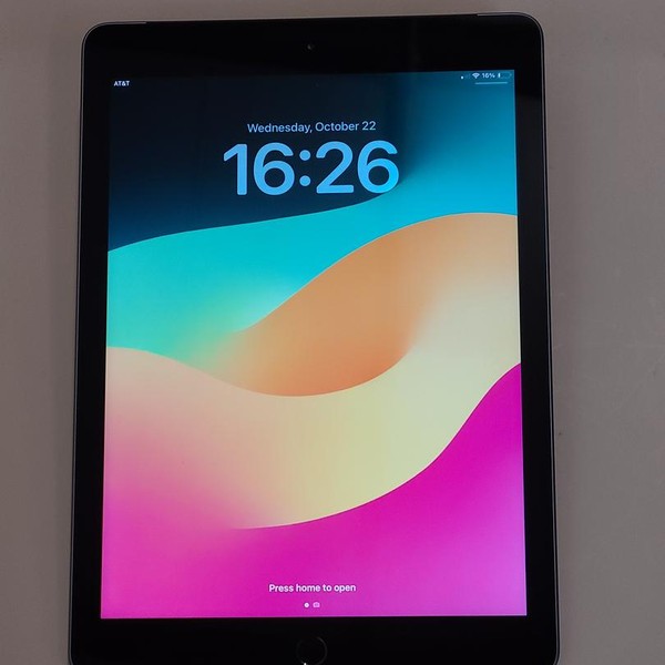 Apple iPad 6th Gen - Unlocked, 32 GB, Gray, A1954