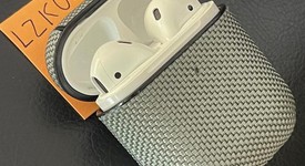 Used
													Apple AirPods 2nd Gen - Lightning Case, photo 6 of 6