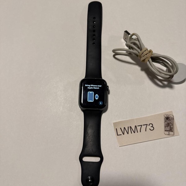 Apple Watch Series 5 44mm - Unlocked, Gray, A2095 Cellular, Aluminum