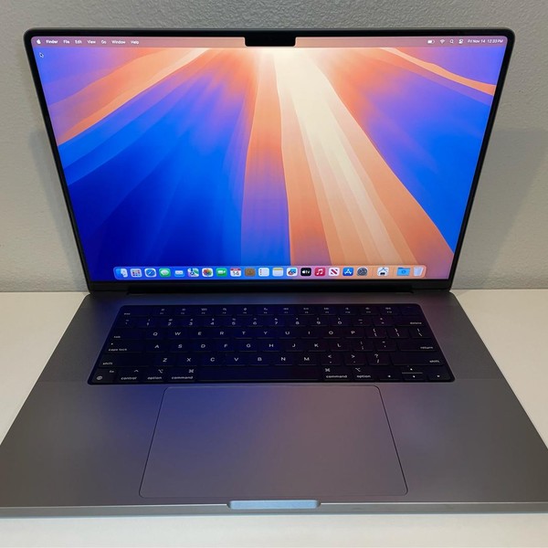 MacBook Pro 2021 - 16 inch - Apple M1 Pro 10-core, Gray, 512 GB, 32 GB