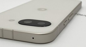 Good
													Google Pixel 9a - Unlocked, Porcelain, 128 GB, 8 GB, photo 4 of 5