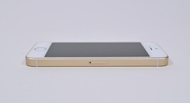 Good
													Apple iPhone SE 1st Gen 2016 - Unlocked, Gold, 16 GB, A1662, photo 5 of 8