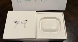 Used
													Apple AirPods Pro - Wireless Case, photo 3 of 6