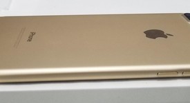 Good
													Apple iPhone 7 Plus - Unlocked, Gold, 32 GB, A1661, photo 4 of 7