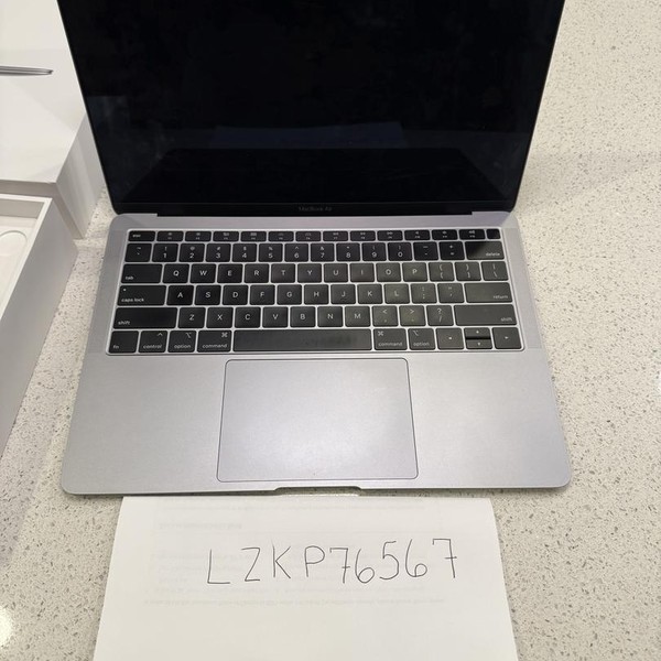 MacBook Air 2018 - 13 inch - 256 GB, Gray, 8 GB, Intel Core i5