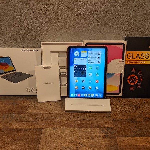 Apple iPad 11th Gen - Wi-Fi, 128 GB, Pink, A3354