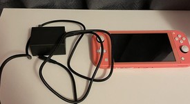 Mint
													Nintendo Switch Lite - Coral, photo 5 of 12