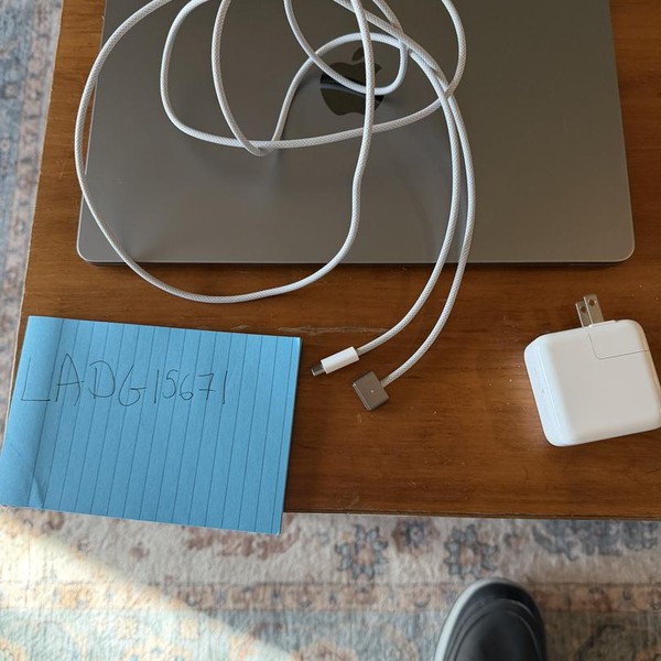 MacBook Air 2022 (M2) - 13 inch - 256 GB, Silver, 16 GB, Apple M2