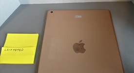 Fair
													Apple iPad 8th Gen - Wi-Fi, Gold, 128 GB, A2270, photo 3 of 5