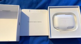 Used
													Apple AirPods Pro 2 - Lightning, photo 5 of 13