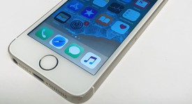 Good
													Apple iPhone SE 1st Gen 2016 - Unlocked, Gold, 64 GB, A1662, photo 4 of 5