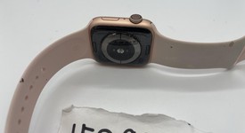 Fair
													Apple Watch Series 4 44mm - Gold, A1978 - GPS, Aluminum, photo 2 of 5