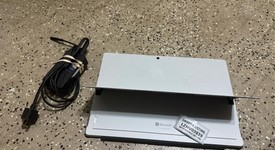 Good
													Microsoft Surface Pro 4 - 12.3 Inch - Wi-Fi, Silver, 1 TB, 16 GB, photo 3 of 5