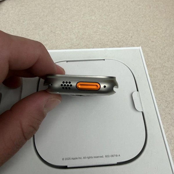 Apple Watch Ultra 3 49mm - Unlocked, Natural, A3281